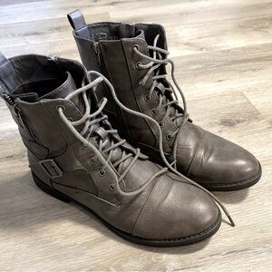 ID Required Gray Ankle Boots Size 10M